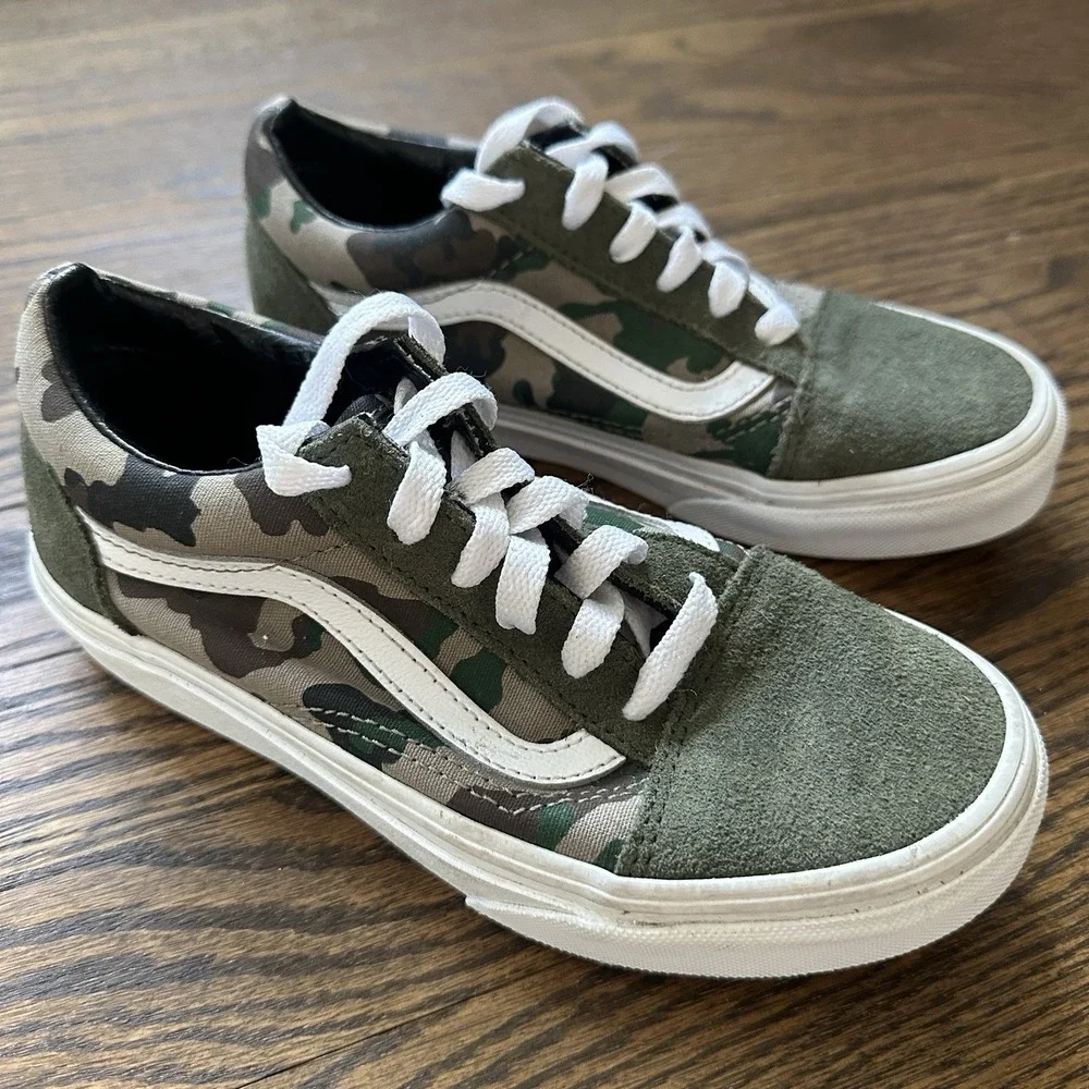 Vans Olive Camo Old Skool Skate Suede Shoes Low Top Kids Size 2 US